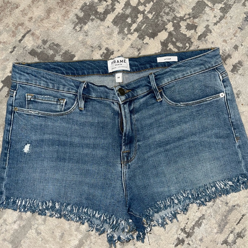 Frame denim shorts - size 32